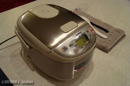Zojirushi Rice Cooker, Shiso Seasoning, Onigiri Rice Balls Zojirushi Rice Cooker, Shiso Seasoning, Onigiri Rice Balls